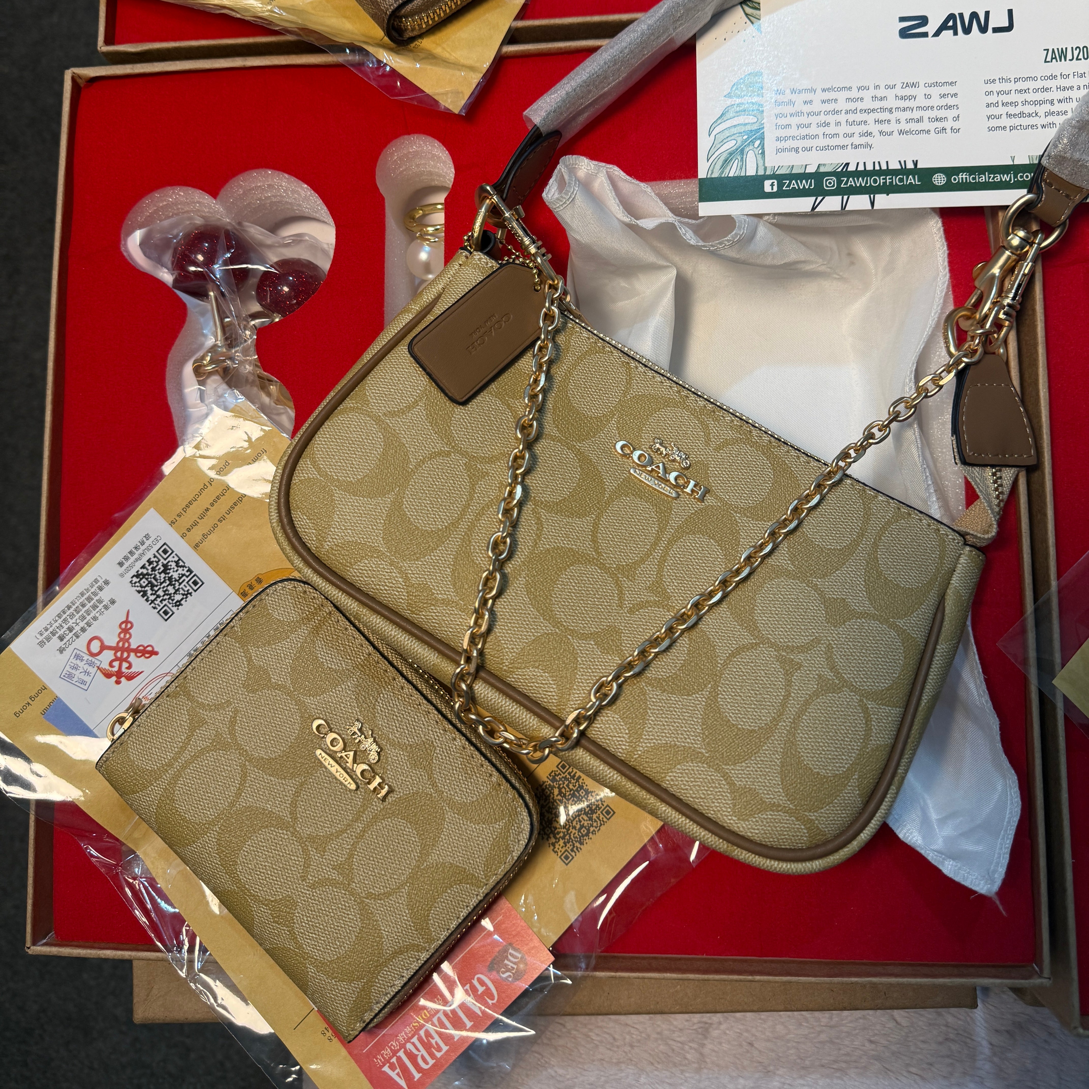 NCoach apricot Set With Keychain £ Card Wallet