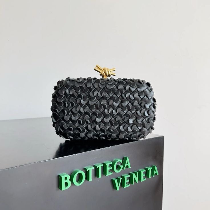 BOTTEGA VENETA CLUTH