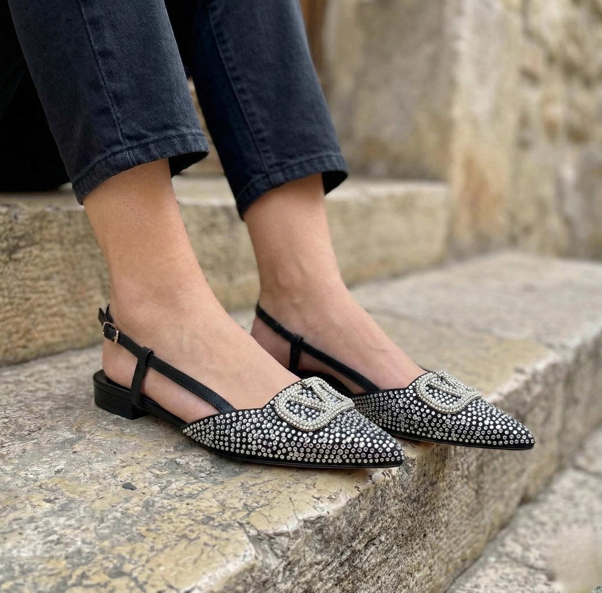 Fancy V Flat Pumps