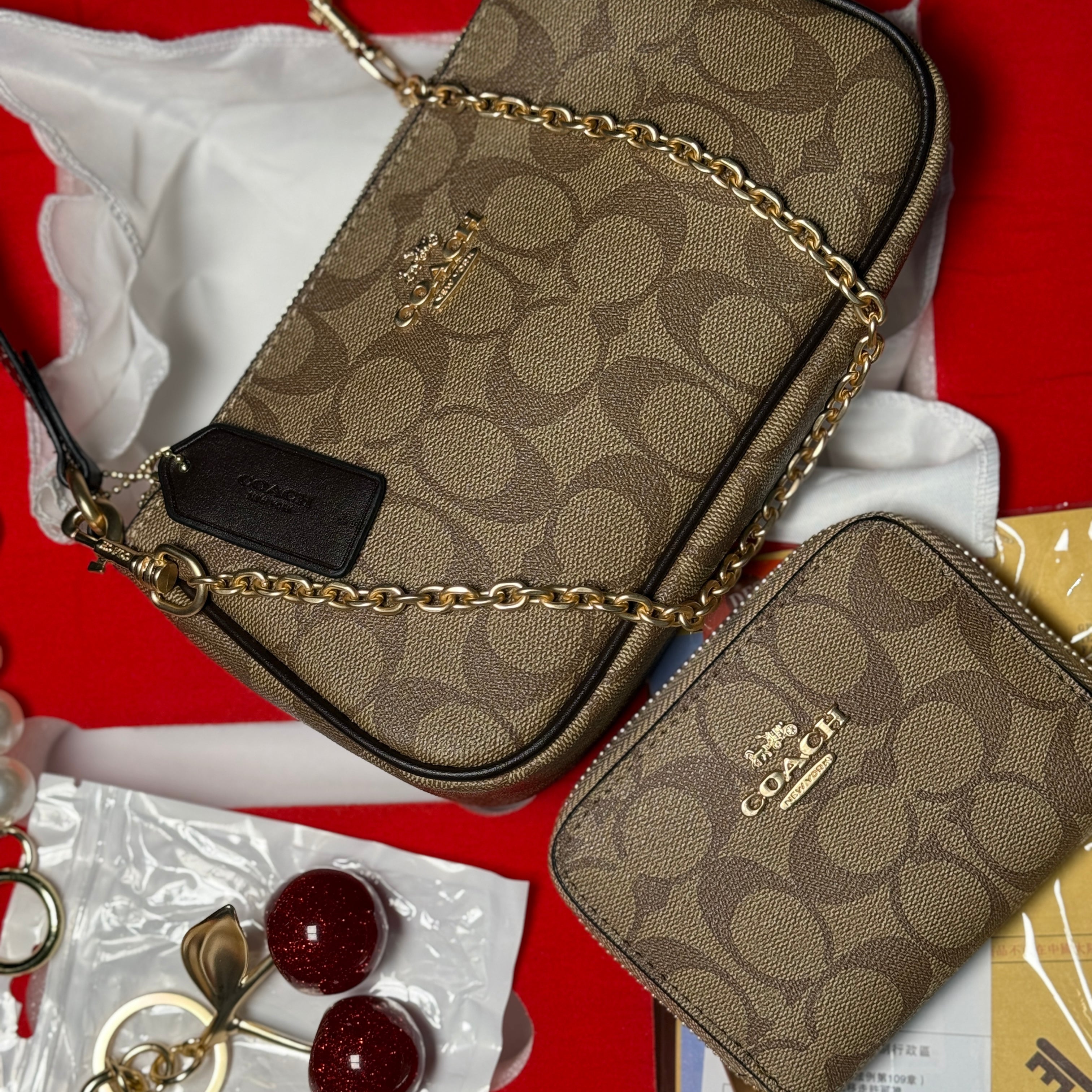 New Coach Brone Set With Keychain £ Card Wallet