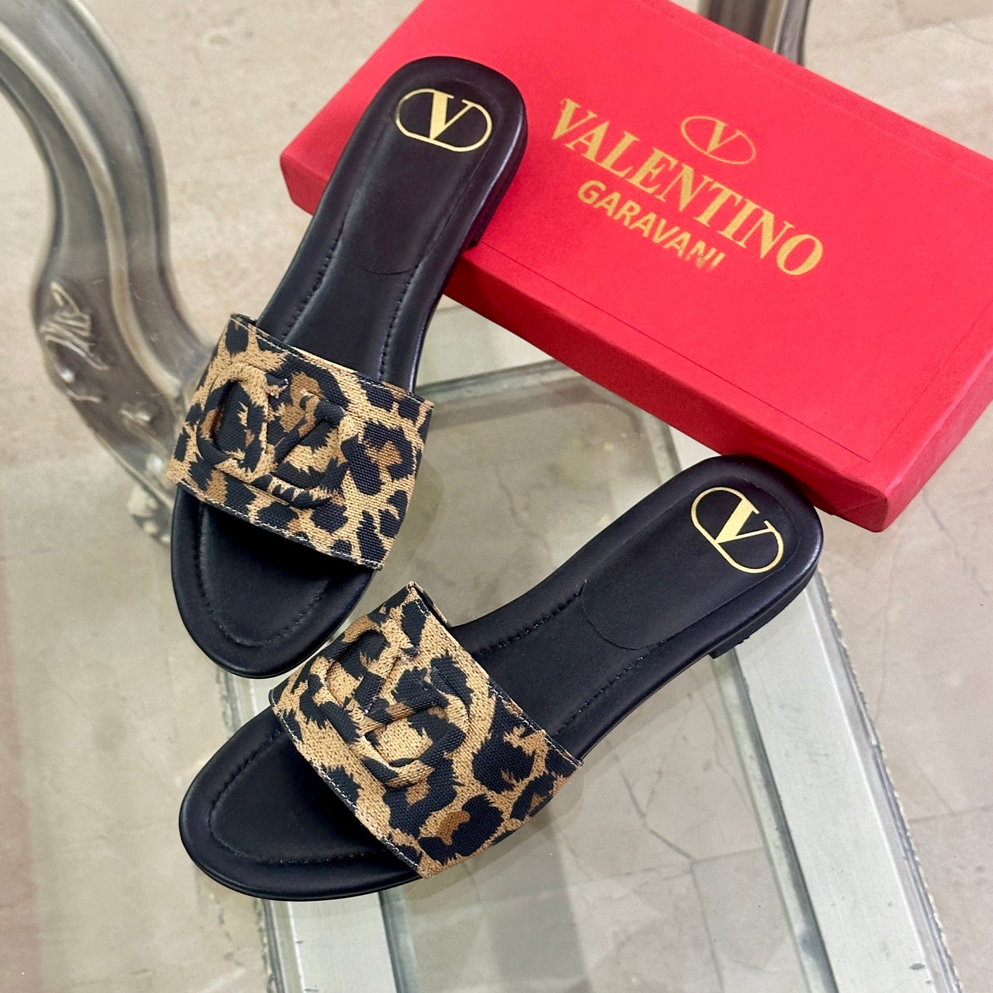 VALENTINO flat