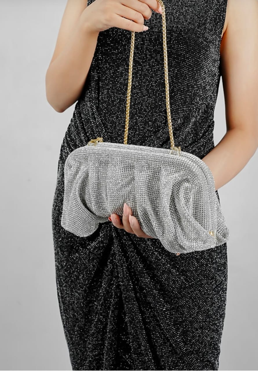 Benedetta Bruzziches
Venus La Grande Metallic Crystal silver Clutch Bag