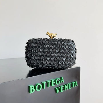 BOTTEGA VENETA CLUTH