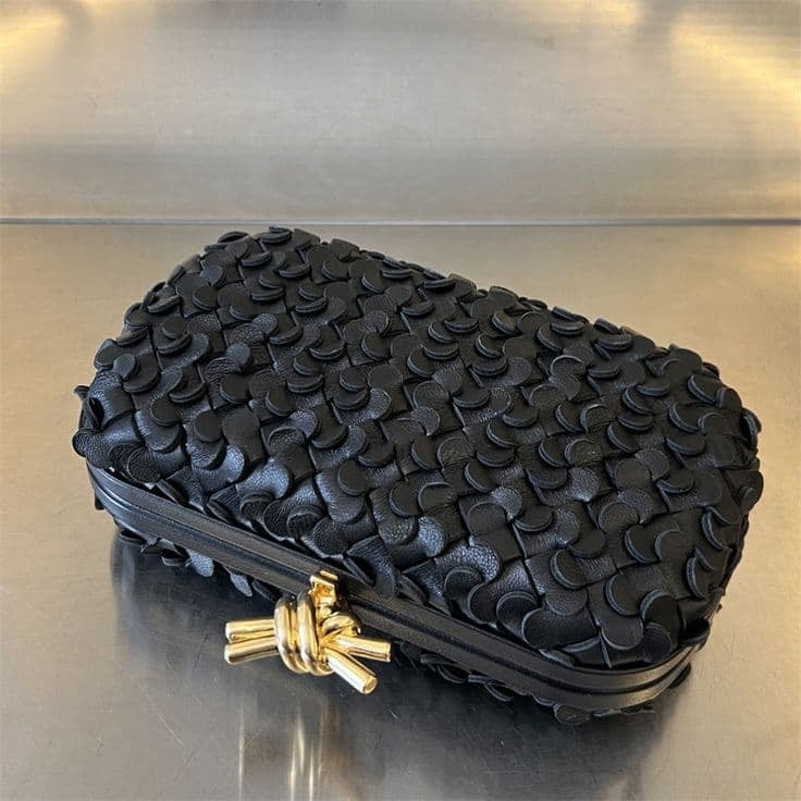 BOTTEGA VENETA CLUTH