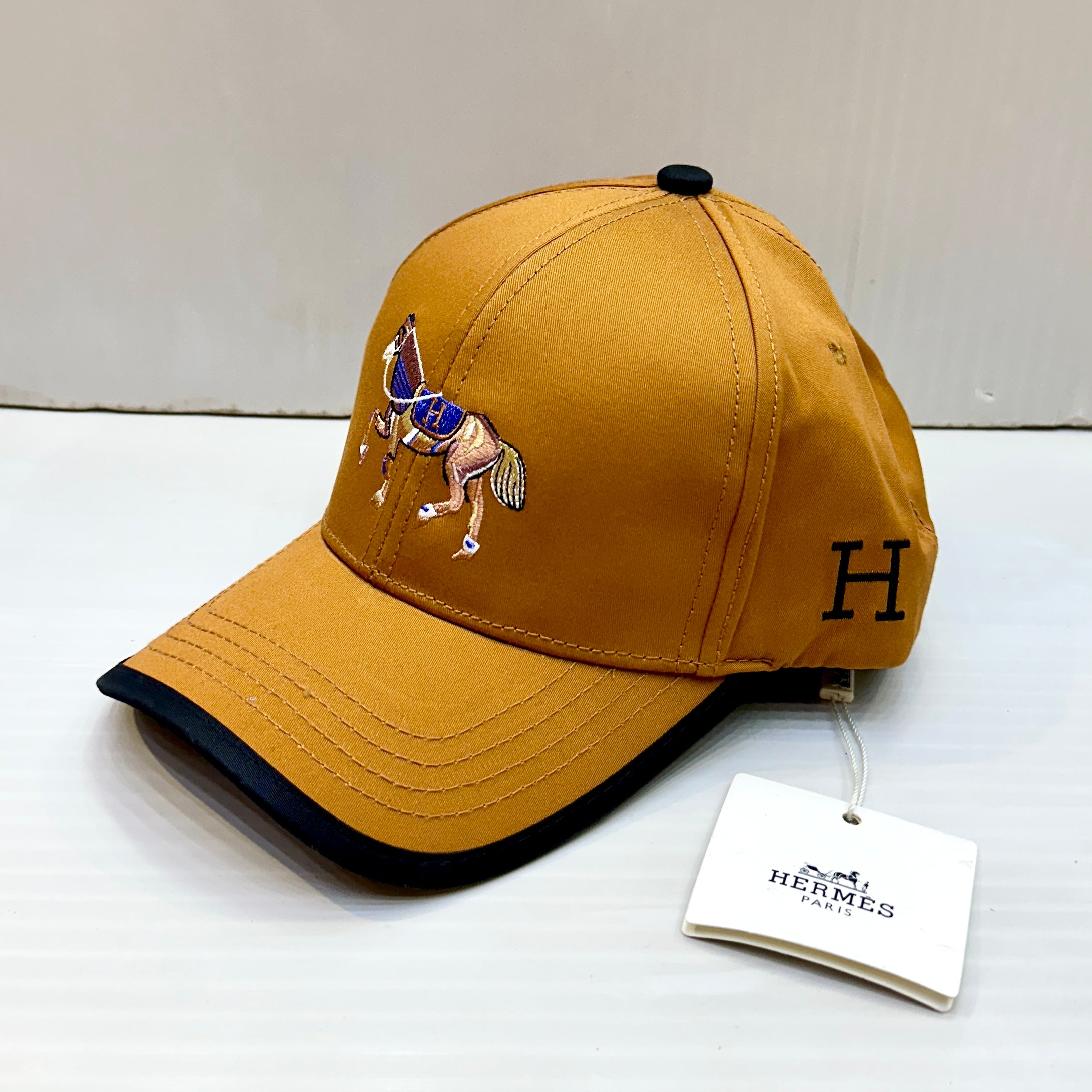 HR Brand caps