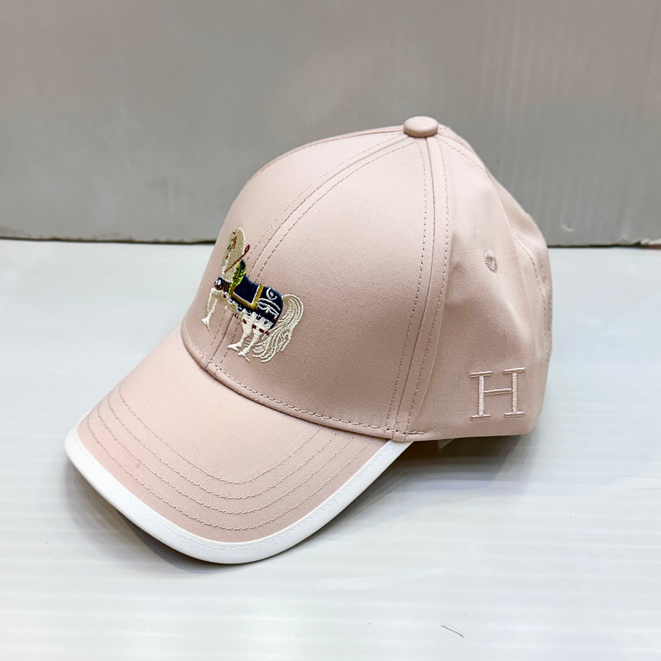 HR Brand caps