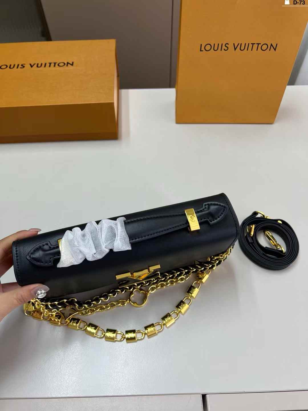 LV Wallet On Chain Capucines