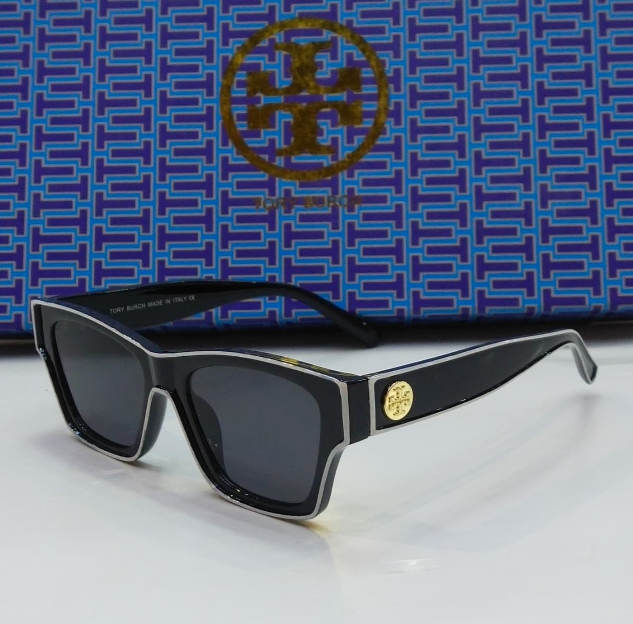 TB Sunglasses Black Sigma