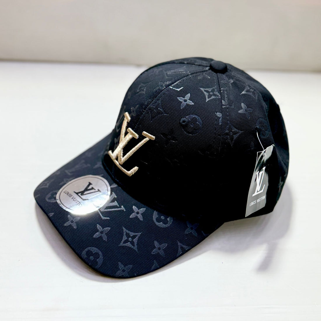 Lv Black Cap