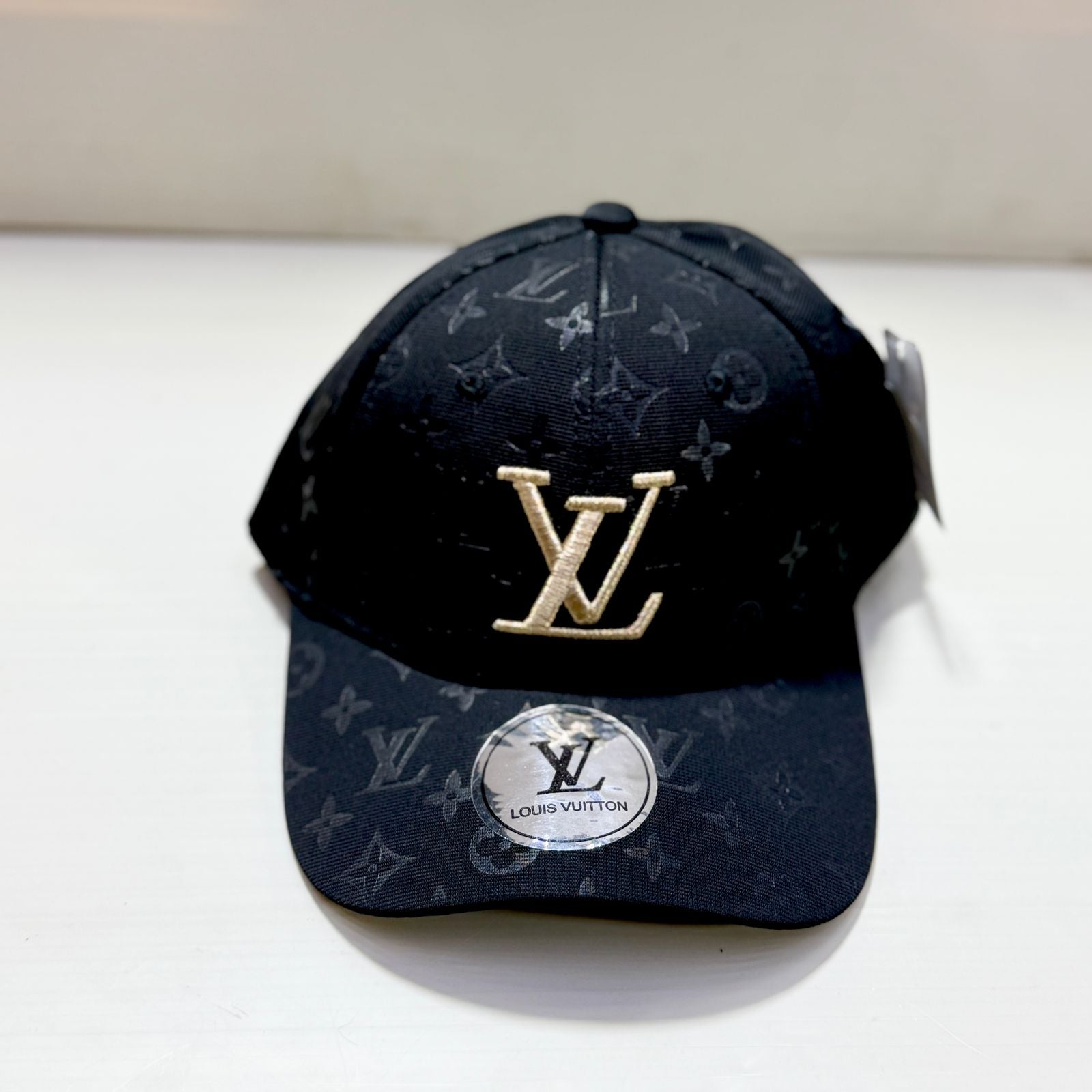 Lv Black Cap