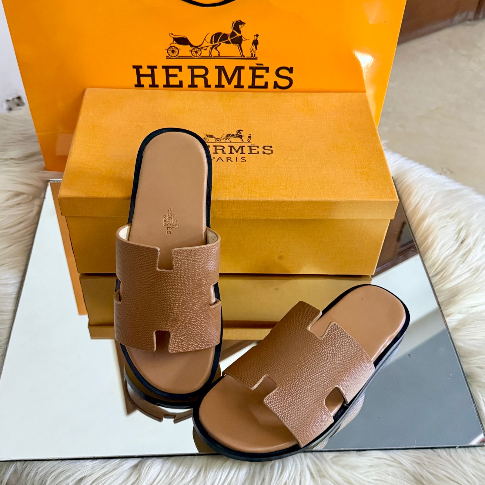 Hermes Men's Slippers (Brown)