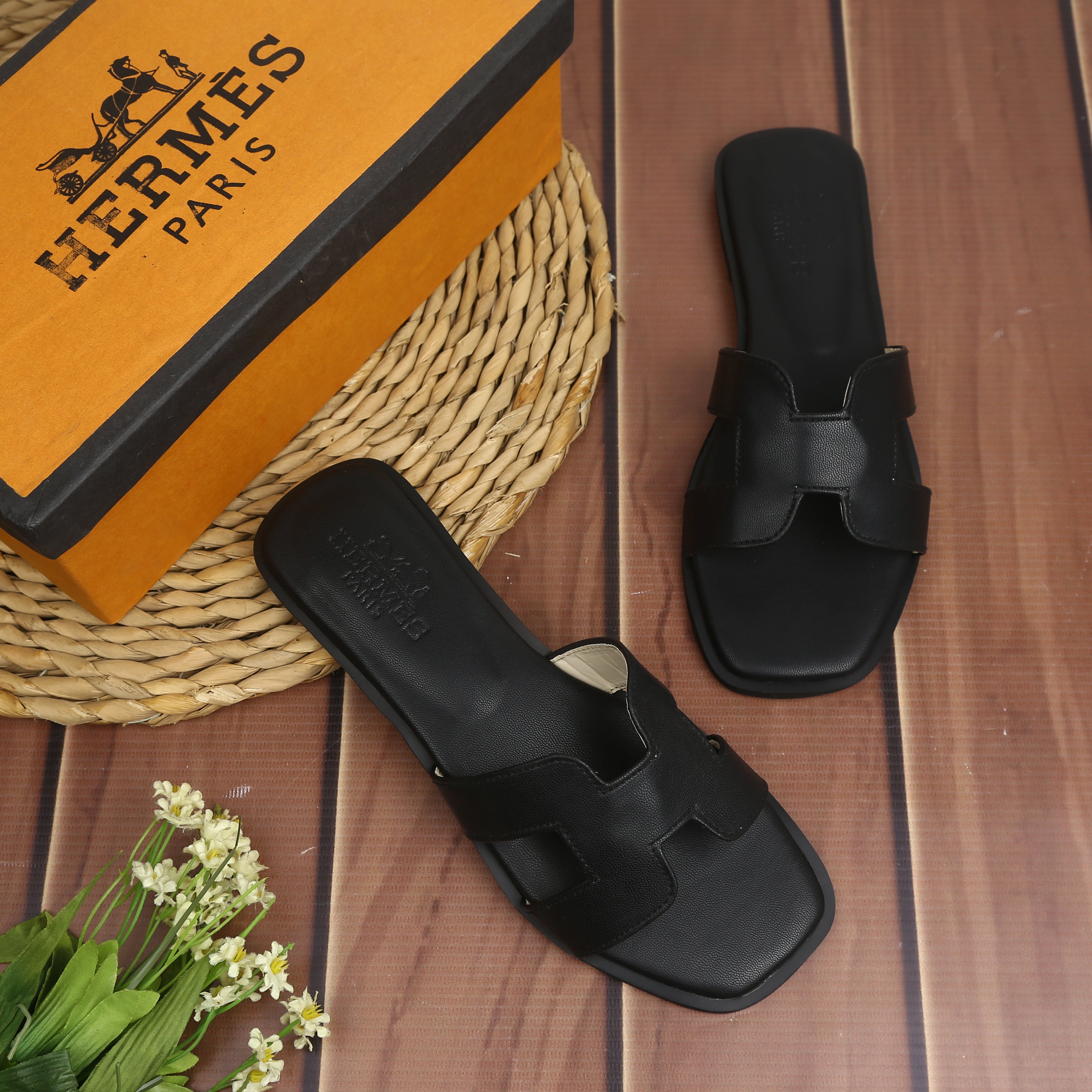 Hermes Flat Black Simple