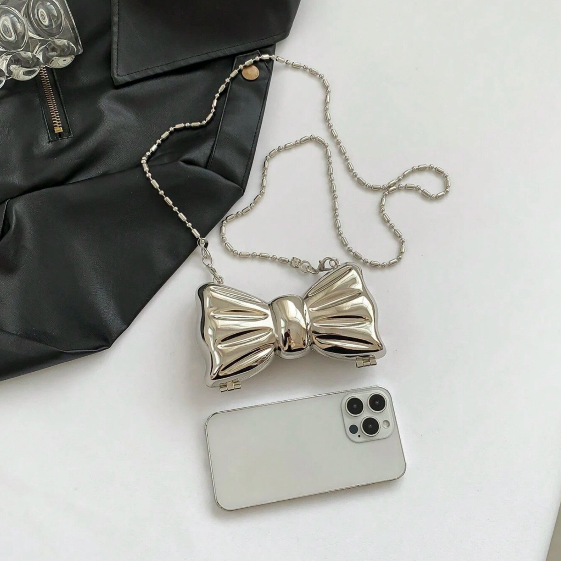 Chic Bow Radiance