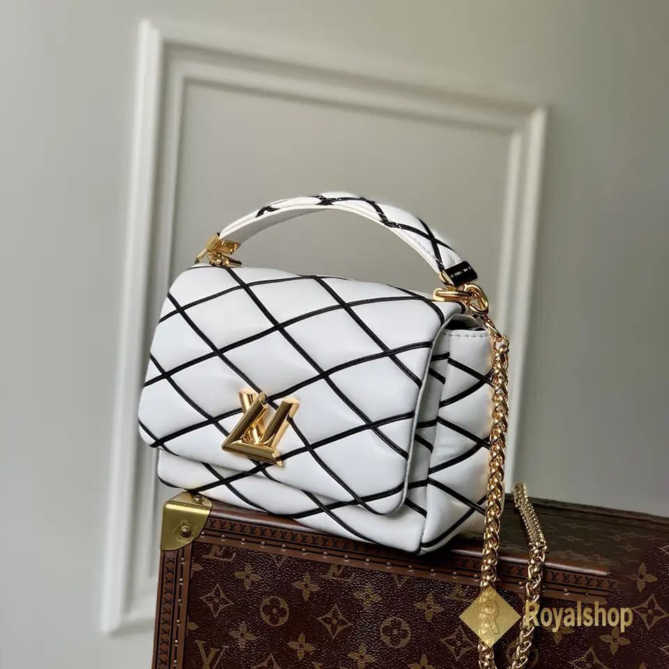 LOUIS VUITTON Pico GO