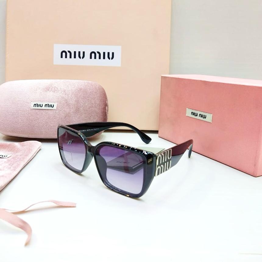 Miu Miu Sunglasses (Black)