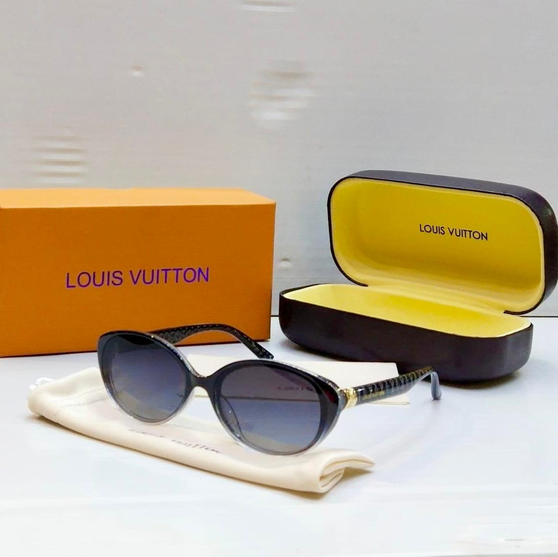 Lv Black Vibe Sunglasses