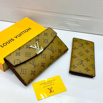 LV Monogram Ladies Wallet With Card Holder