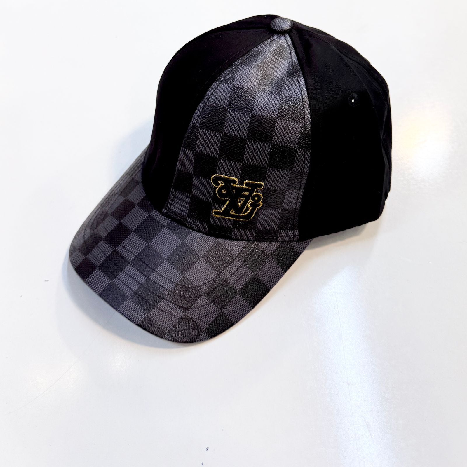 LV Brand caps
