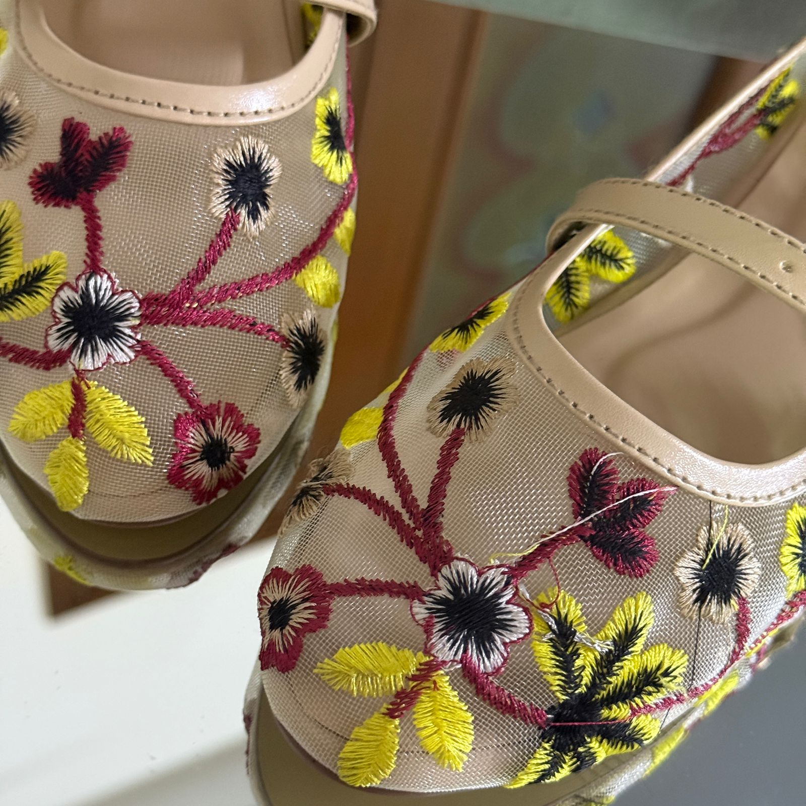 EMBROIDERY PUMPS (Beige)