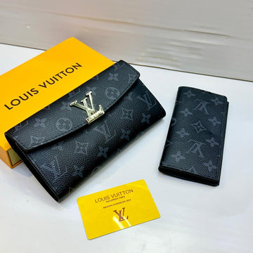 LV Monogram Ladies Wallet With Card Holder