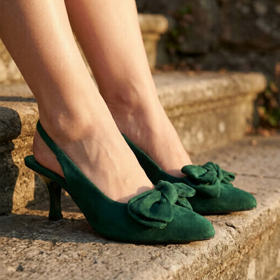 BOW HEELS