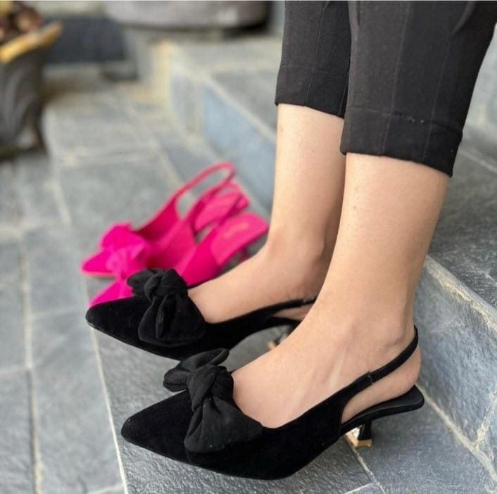 BOW HEELS