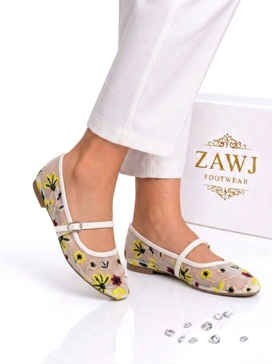 EMBROIDERY PUMPS (White)