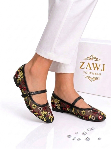 EMBROIDERY PUMPS (Black)