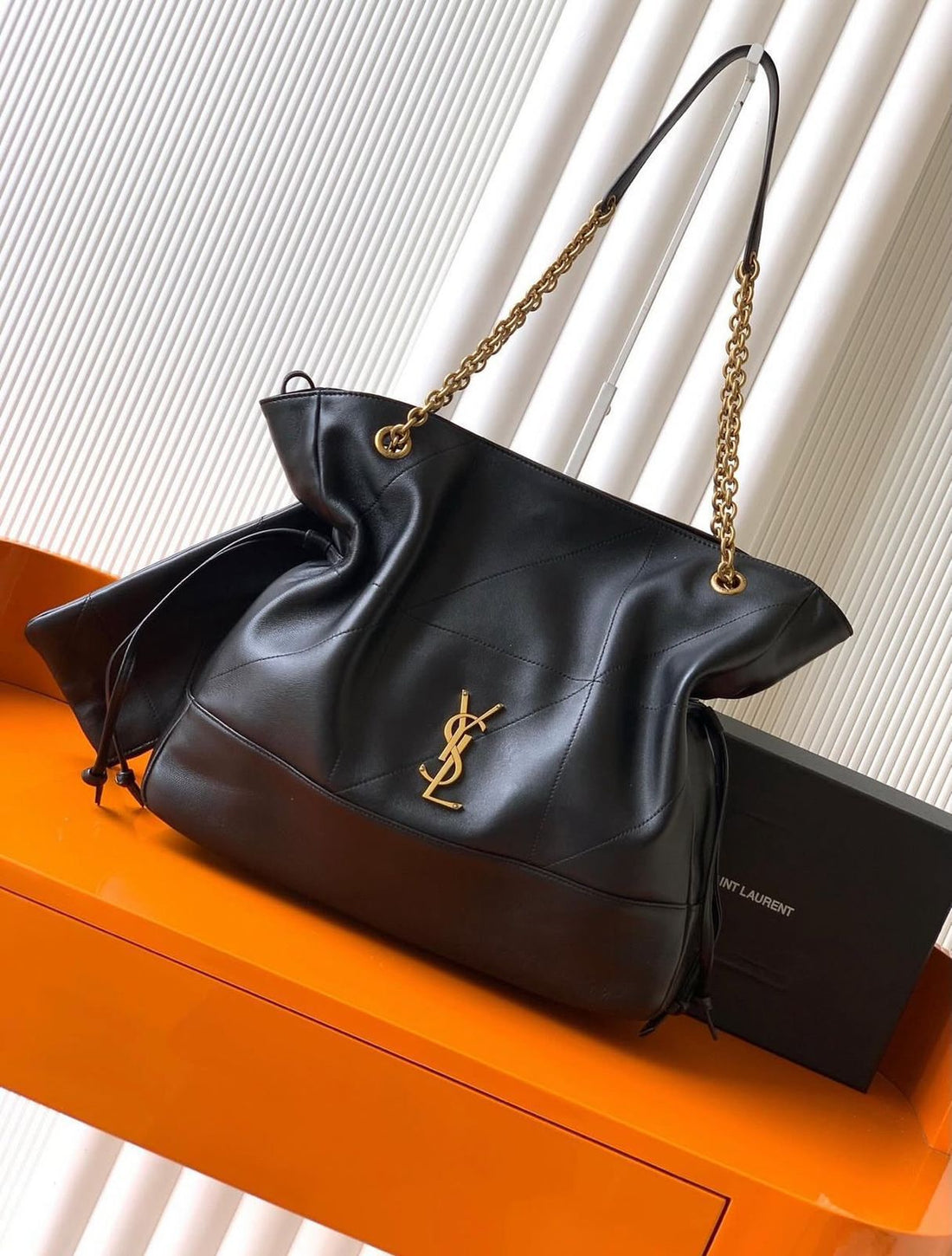Noir Etoile Tote