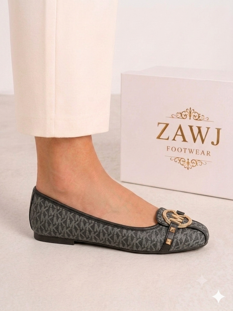 Mk pumps black