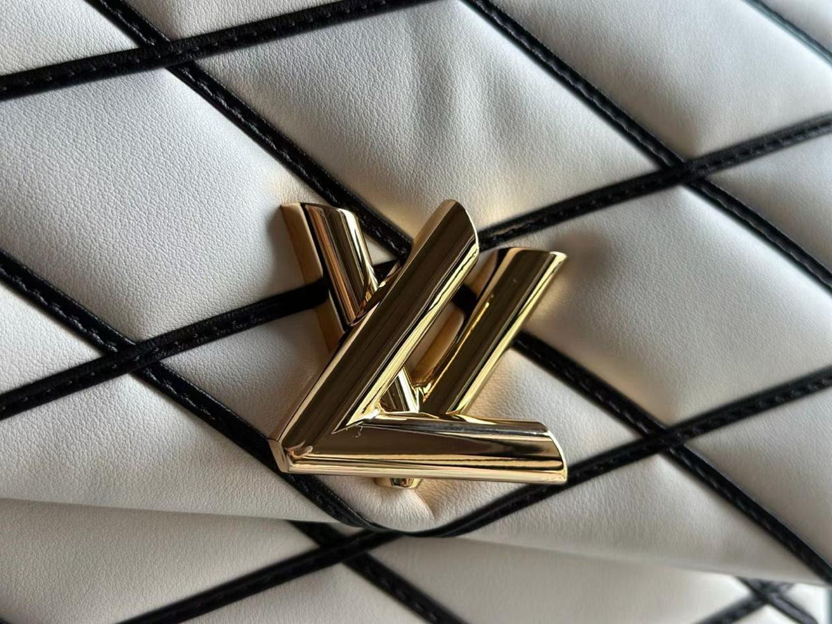 LV Paris Quilted Chic Handbag(Premium Quality)(With Box)